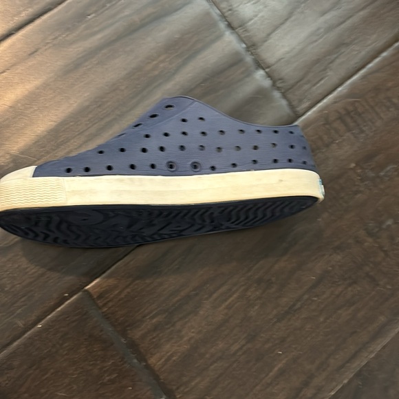 Native-Previously loved(size 1) navy blue - Picture 6 of 9